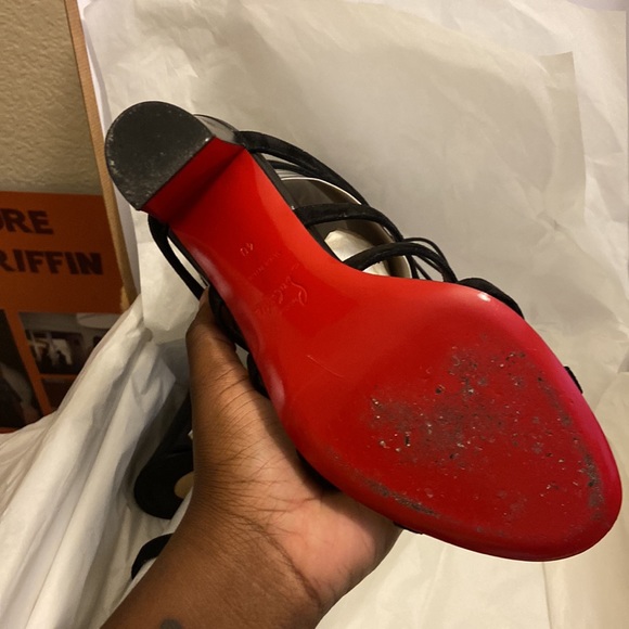 Red Bottomss - Picture 4 of 5